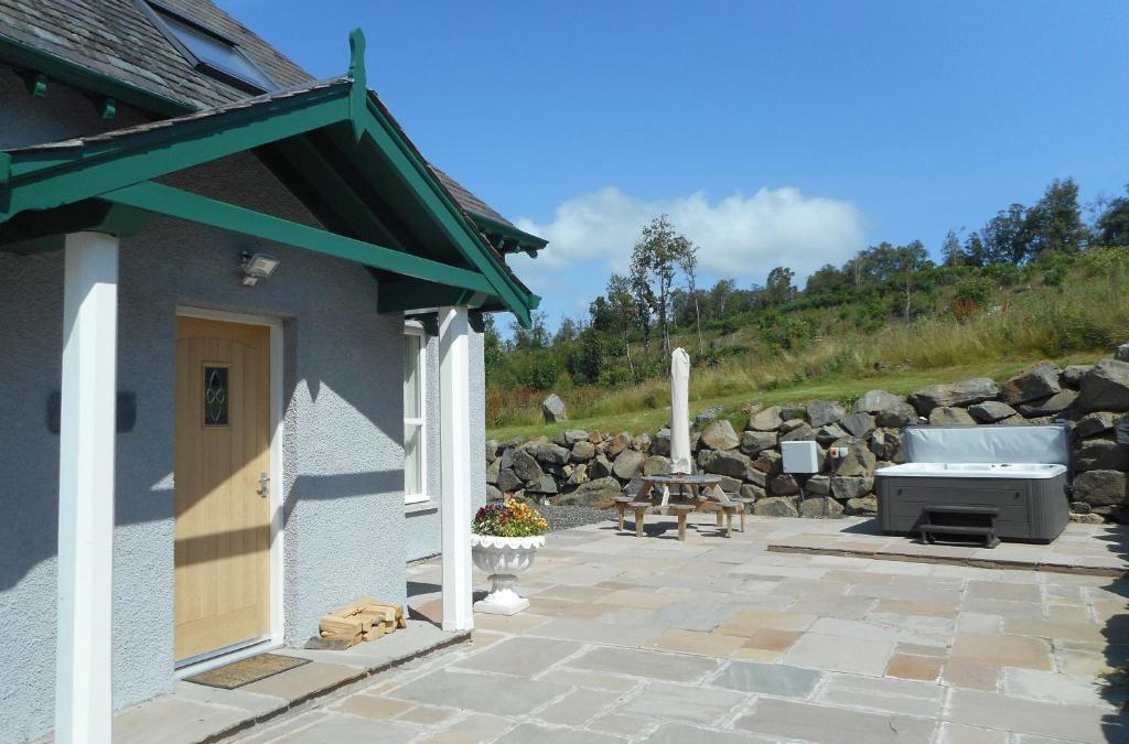 Blairgowrie House | Rose Cottage with Hot Tub