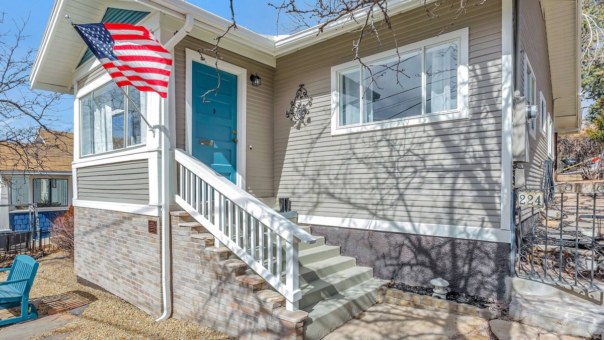 Nob Hill House | Rose House, Two walkable blocks to Historic Downtown Prescott Courthouse