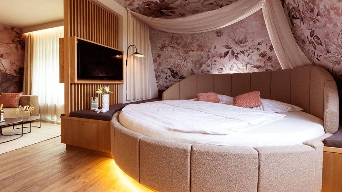 Loipersdorf bei Fuerstenfeld House | Rose suite - 1 night incl. thermal baths - Thermenhotel Vier Jahreszeiten