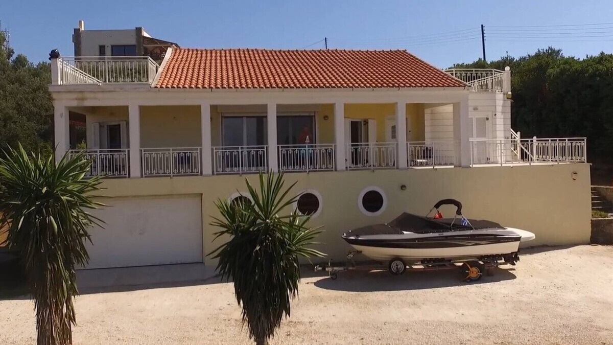 Agios Stefanos Avliotes Villa | Rose Villa - Beautiful, 4 Bedrooms, Sea View and Pool - Ag Stefanos - NW Corfu