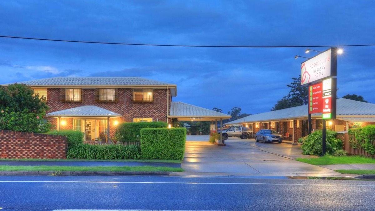 Woolgoolga Hotel | Rosebourne Gardens Motel