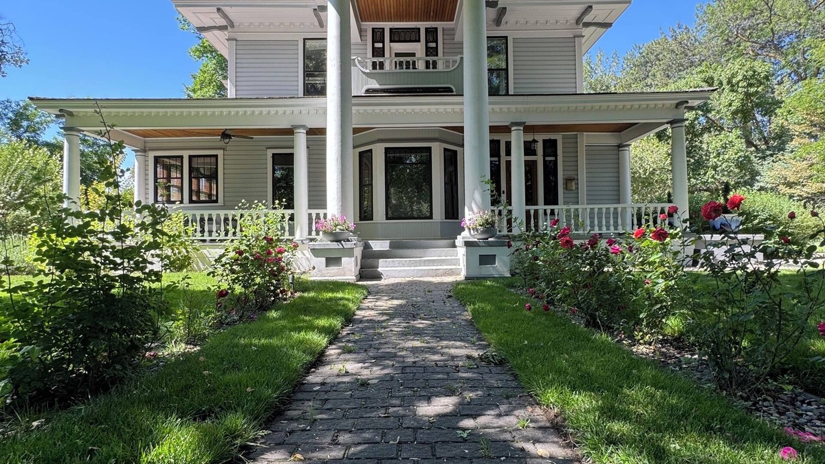 South Boise Village House | Rosedale at Historic Hopffgarten House