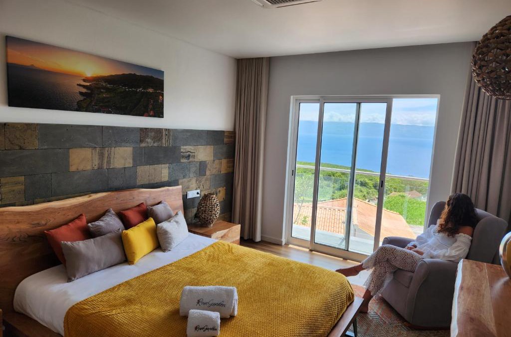 Urzelina House | Rosegarden View