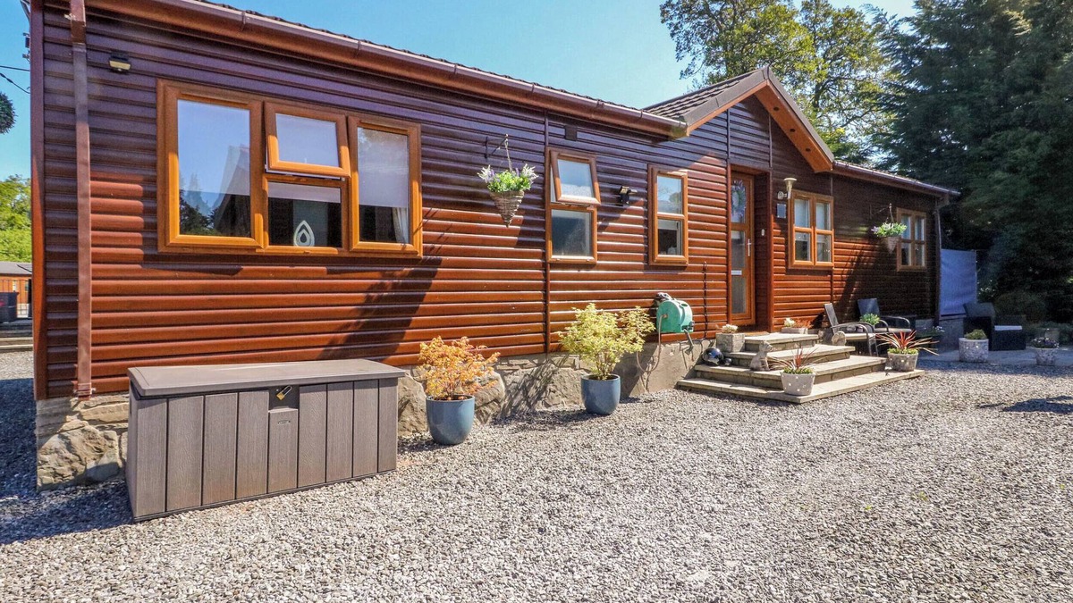 Auchterarder Cottage | ROSEGRACE LODGE, pet friendly, with a garden in Auchterarder