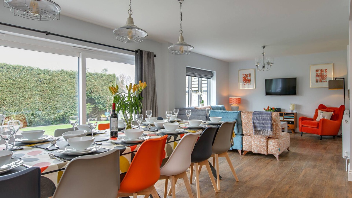 Sheringham House | Rosehaven in Sheringham. Luxury 6 Bedroom/6 Bathroom for 12. Dog Friendly