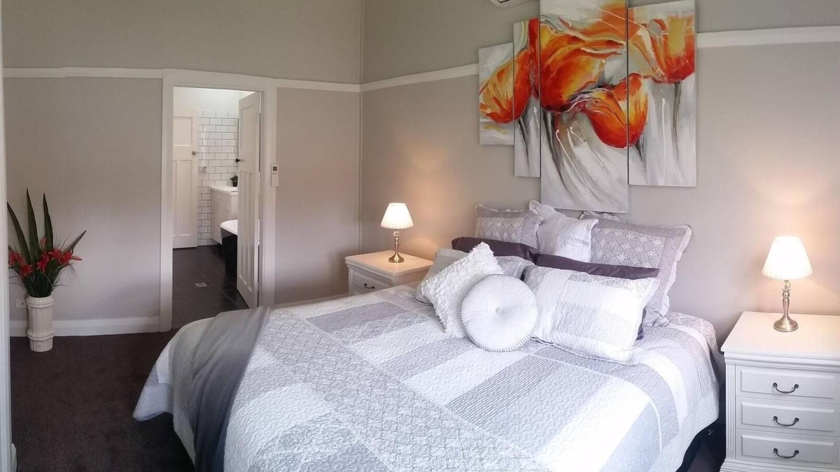 Central Mudgee Cottage | Roselle Cottage - Central Mudgee