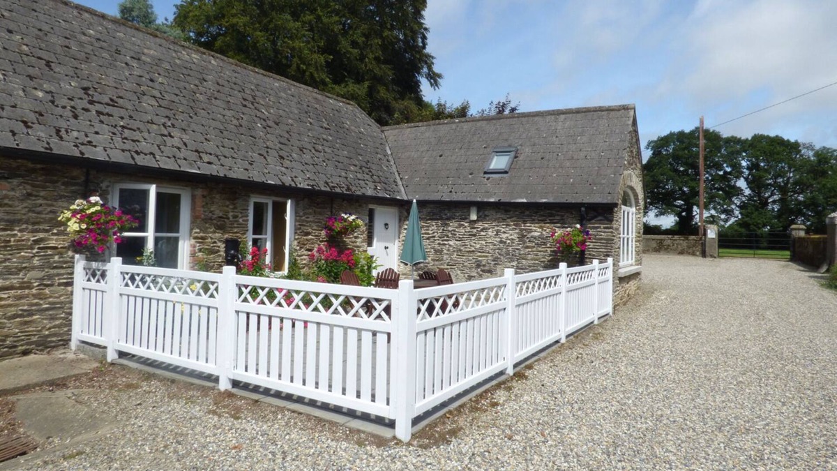 Marshalstown Cottage | ROSEMOUNT COACH HOUSE, pet friendly in Enniscorthy, County Wexford