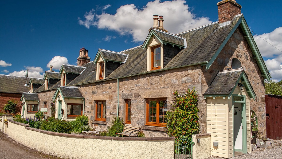 Marybank Cottage | Rosemount Cottage ONE - traditional highland cottage