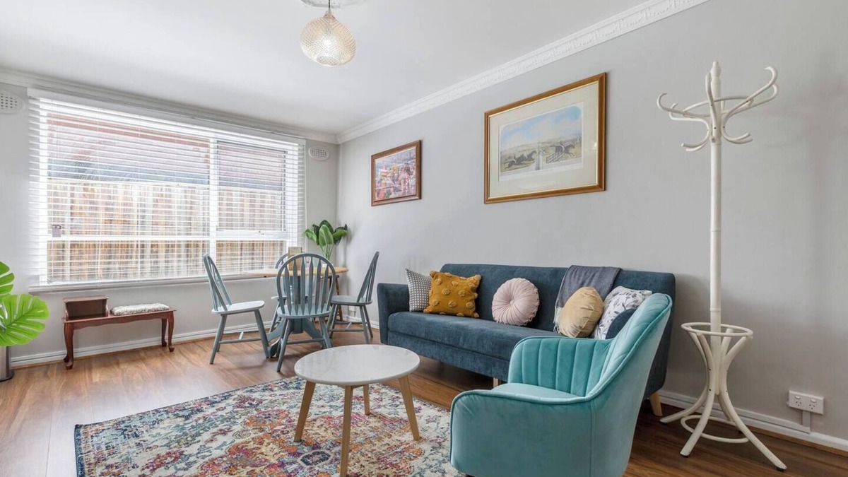 Windsor Apartment | Rosewood Lodge Cottage Charm off High Street