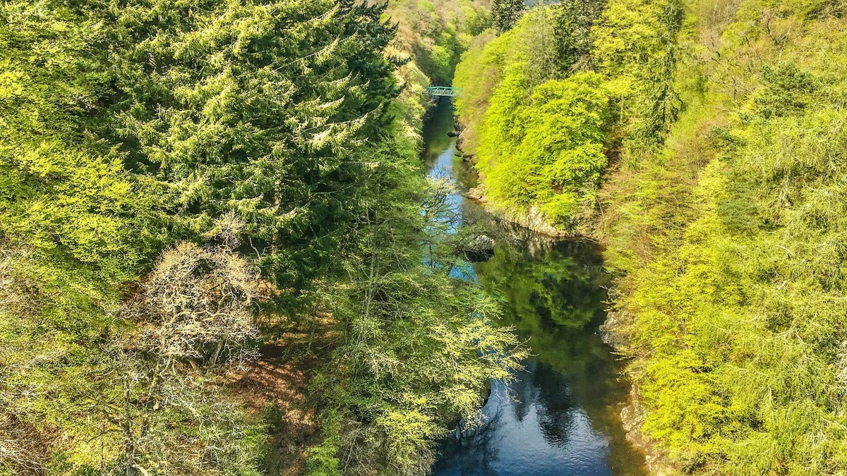 Killiecrankie Cottage | Rothwell Cottage - sleeps 6 guests in 3 bedrooms