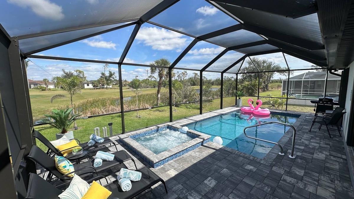 Pine Valley House | Rotonda Retreat - Southwest Florida! Luxurious and quiet escape!