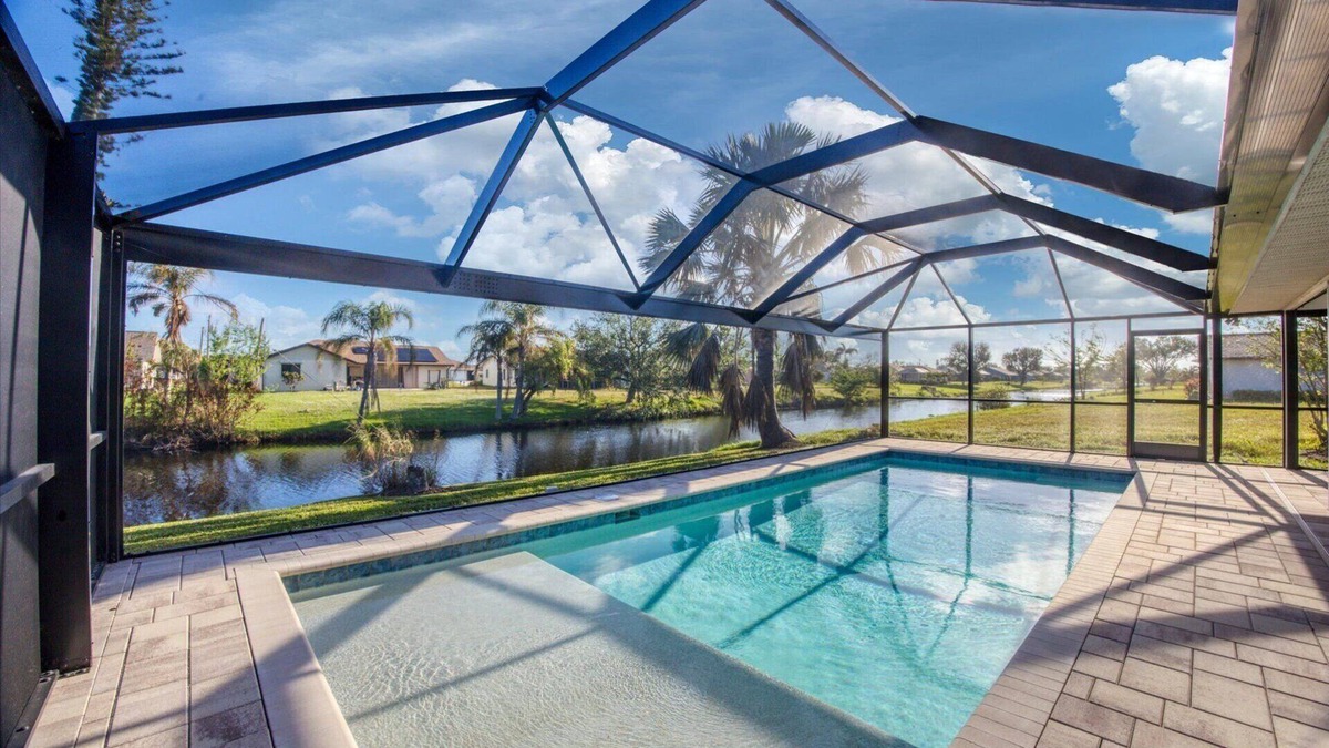 Pebble Beach House | Rotunda West Canal - P820941