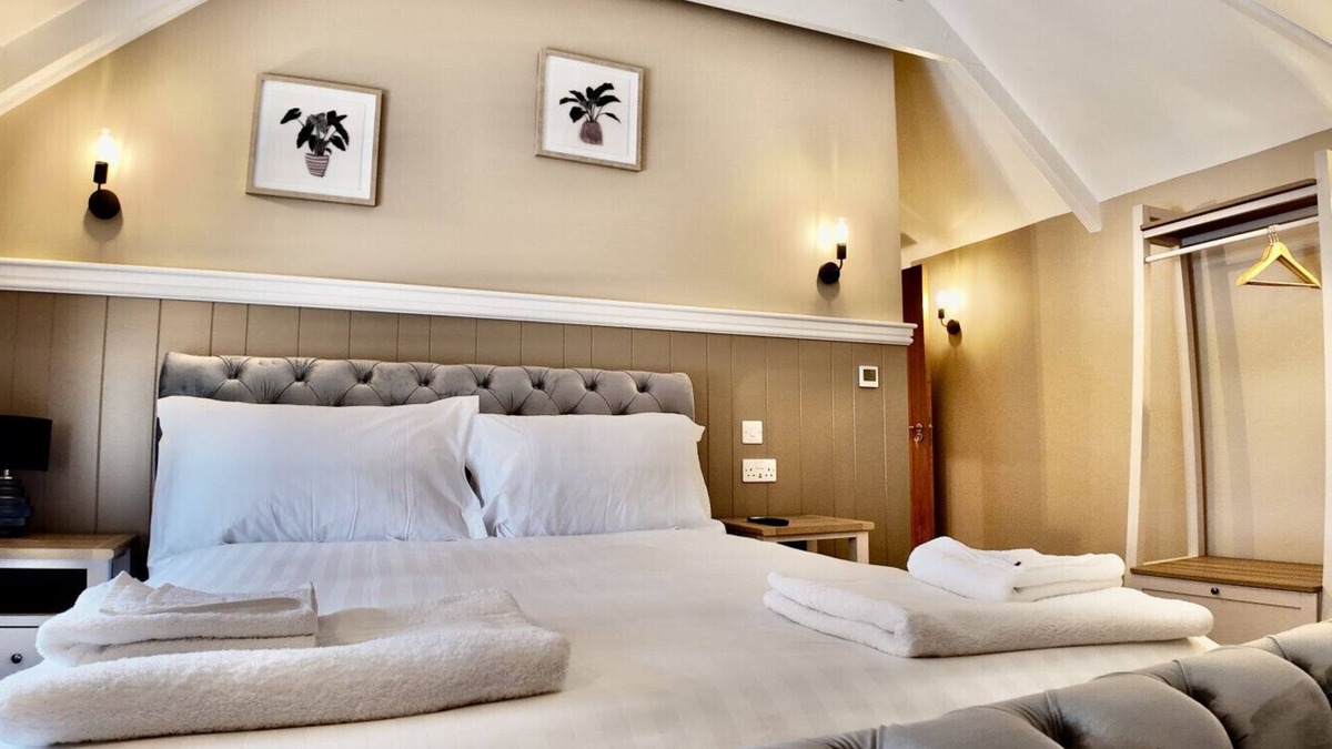 Fivelanes Apartment | Rough Tor - Rising Sun Inn