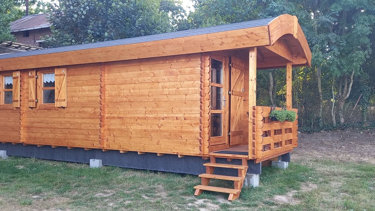 Arrest Ski Chalet | Roulotte La Bohême and its spa in the Baie de Somme