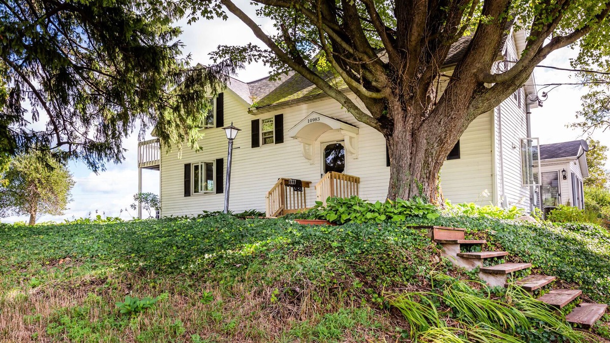 Berrien County House | Round Barn Estate: Escape to the Vineyard!