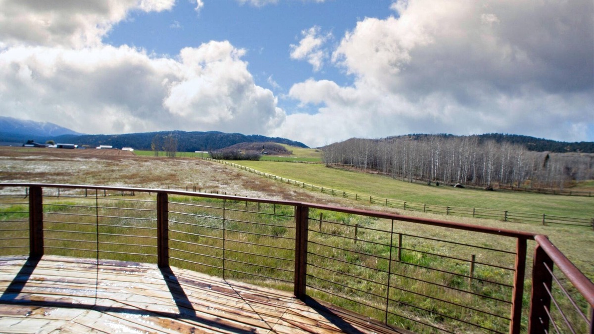 Turnerville House | Round House Serenity in Beautiful Star Valley