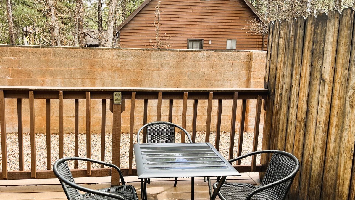 Pinetop Apartment | Roundhouse Resort