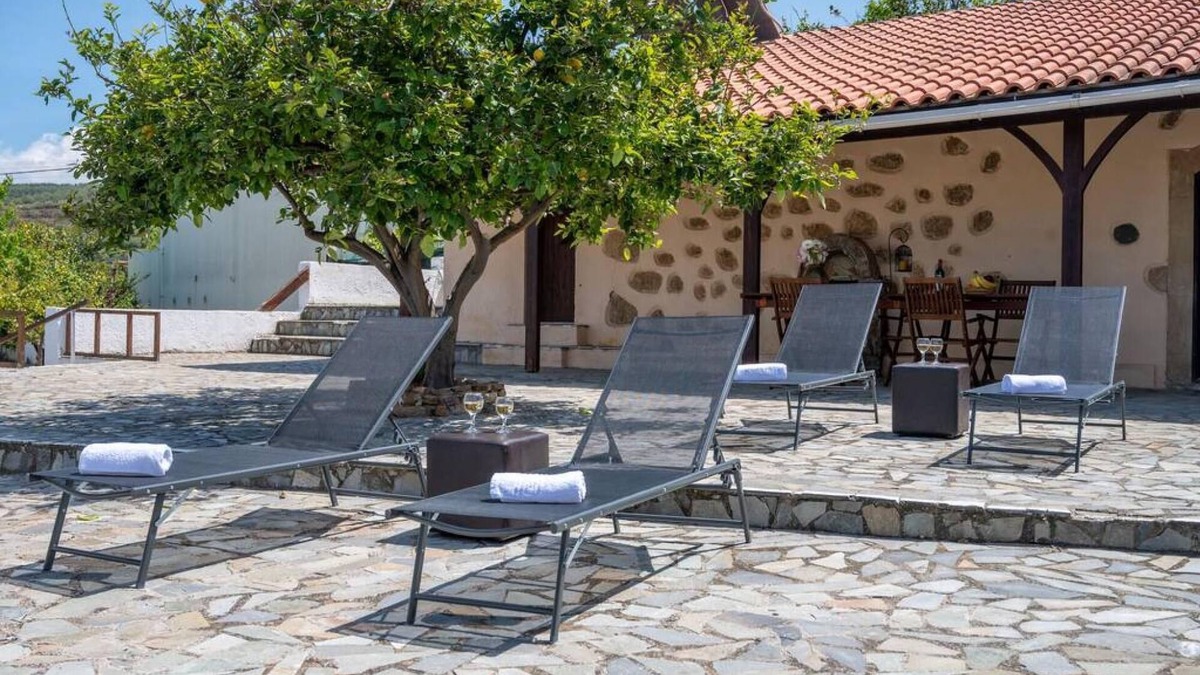 Pikris Villa | Roupes Stone House in Roupes