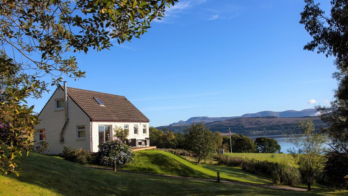 Kilmun Cottage | Rowan Cottage, country location near Dunoon, pet friendly sleeps 6, Visit Scotland 4 star