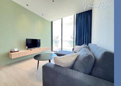 Sematan Apartment | Roxy Sematan Beach Apartment 2BR or Studio