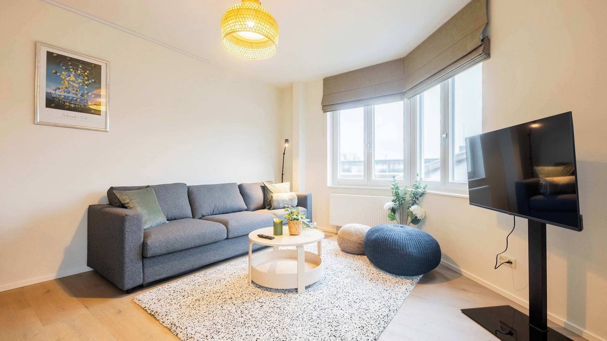 Stratum Apartment | Royal 65m2 One Bedroom Apartment (VW-140-A)