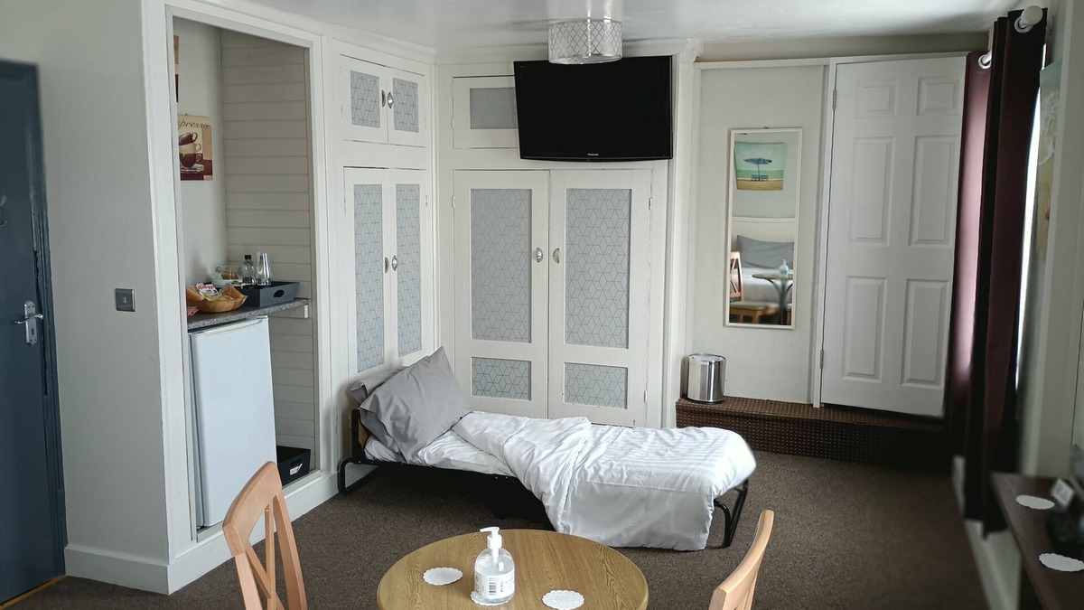 Walton on the Naze Hotel | Royal Albion Walton