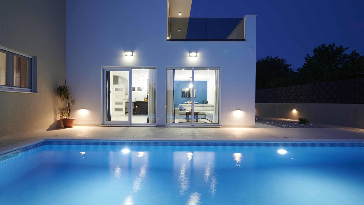 Kastel Novi House | Royal blue house is new modern villa 5 min from the beach!