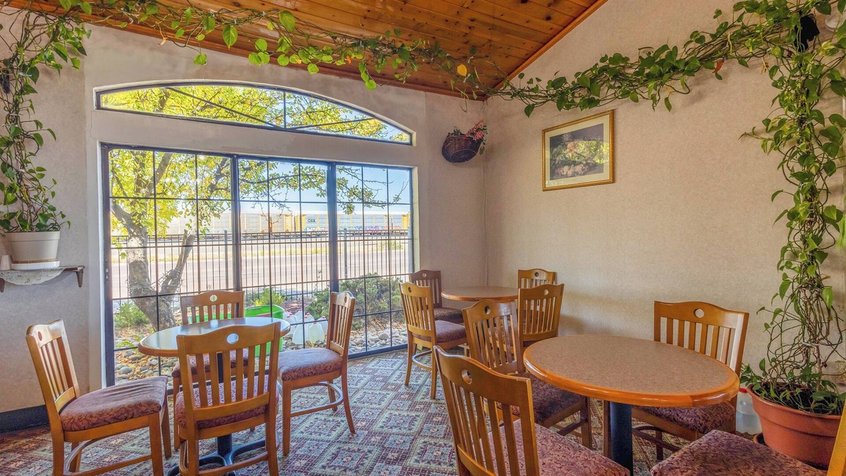 Allison Hotel | Royal Holiday Motel By Belvilla Gallup I-40