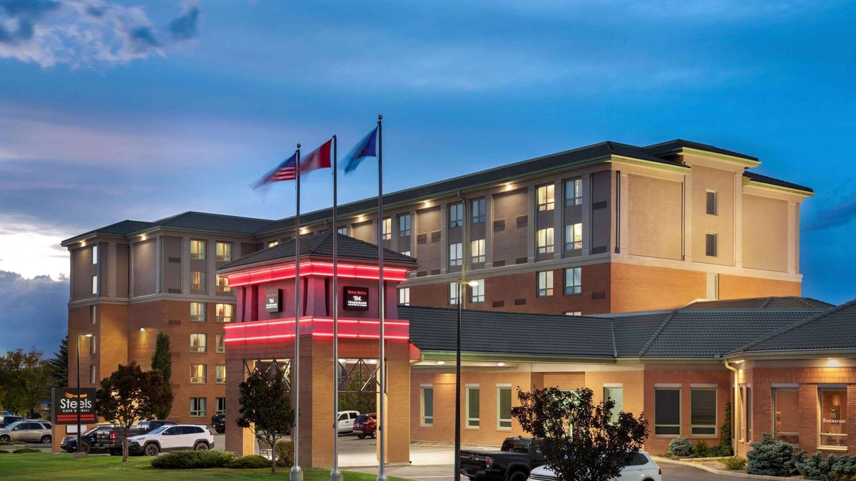 Calgary Hotel | Royal Hotel Calgary, Trademark Collection by Wyndham