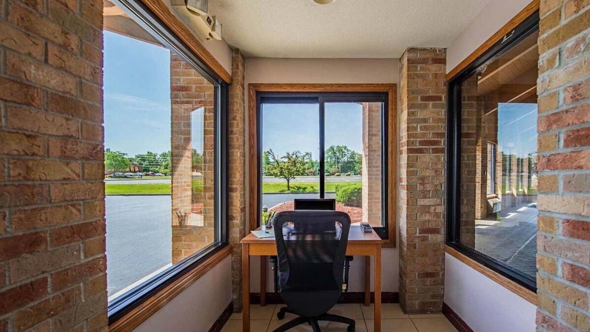 Huntington Hotel | Royal Inn Suites