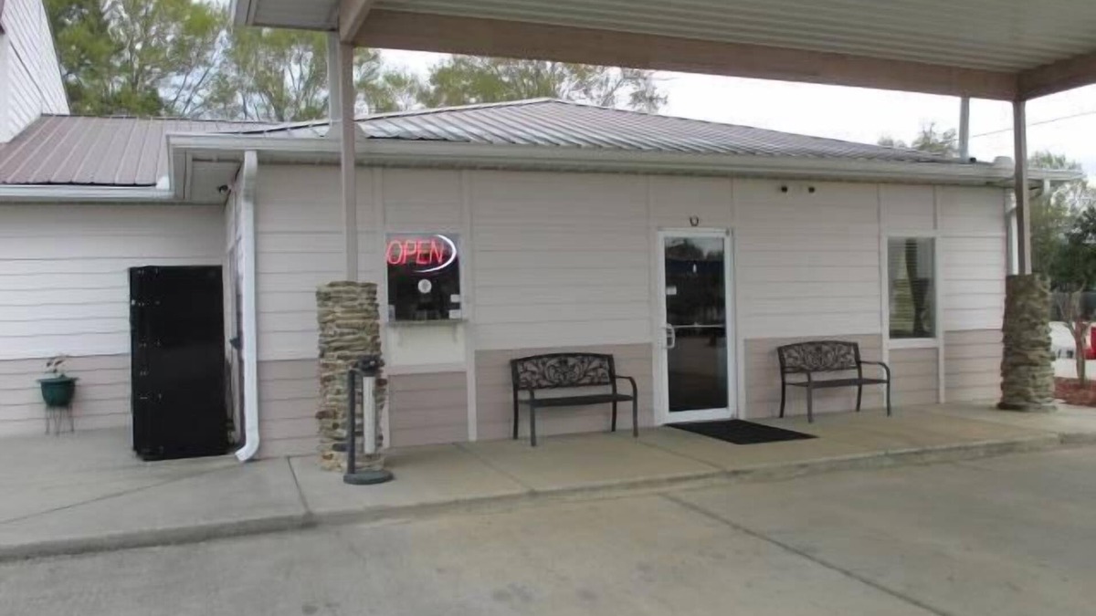 Taylorsville Hotel | Royal Inn Taylorsville