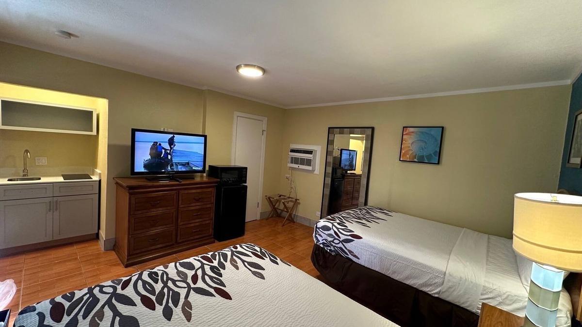 Kenedy Hotel | Royal Inn