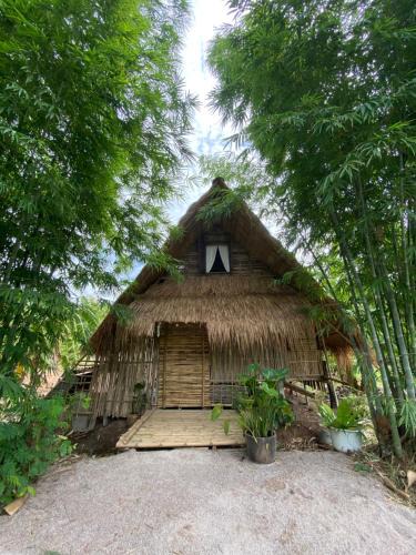 Ratchaburi Other | Royal mountain Hut