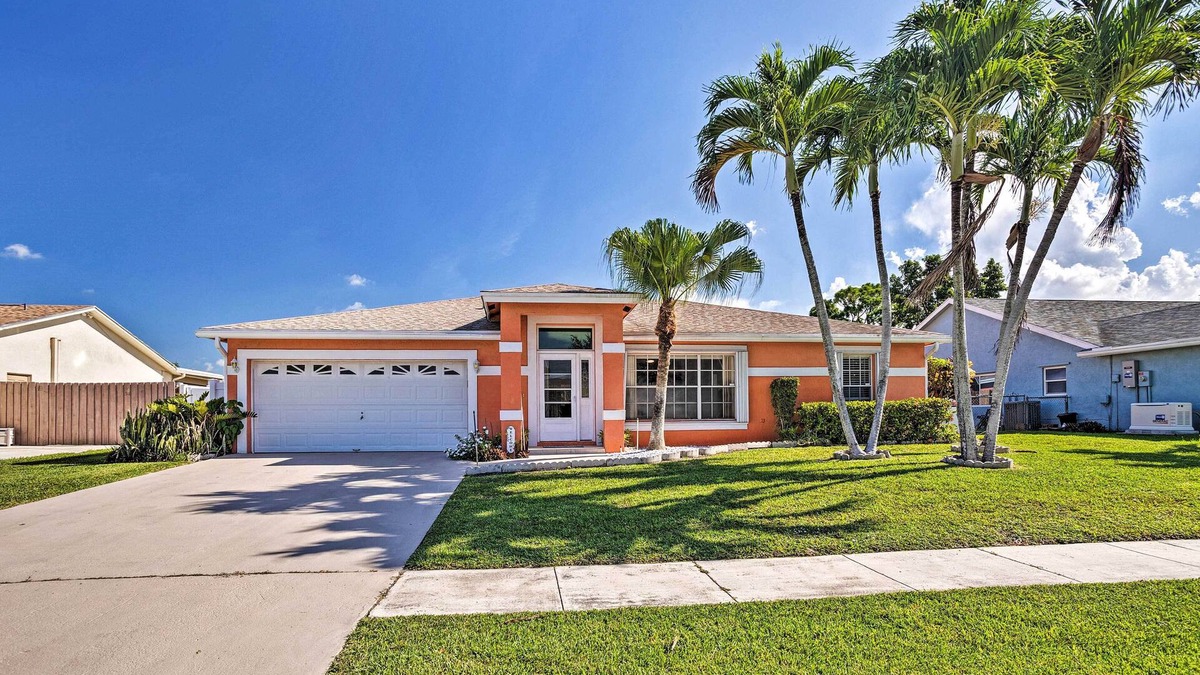 Royal Palm Beach House | Royal Palm Beach Retreat ~ 13 Mi to Beach!