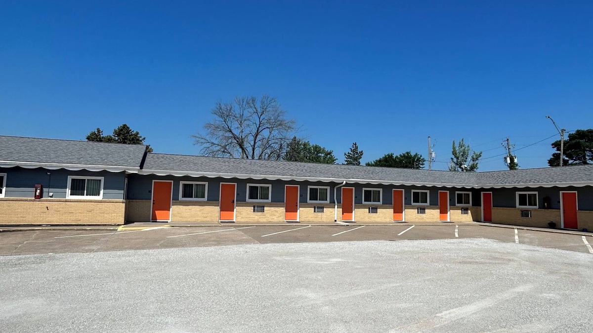 Chariton Hotel | Royal Rest Motel