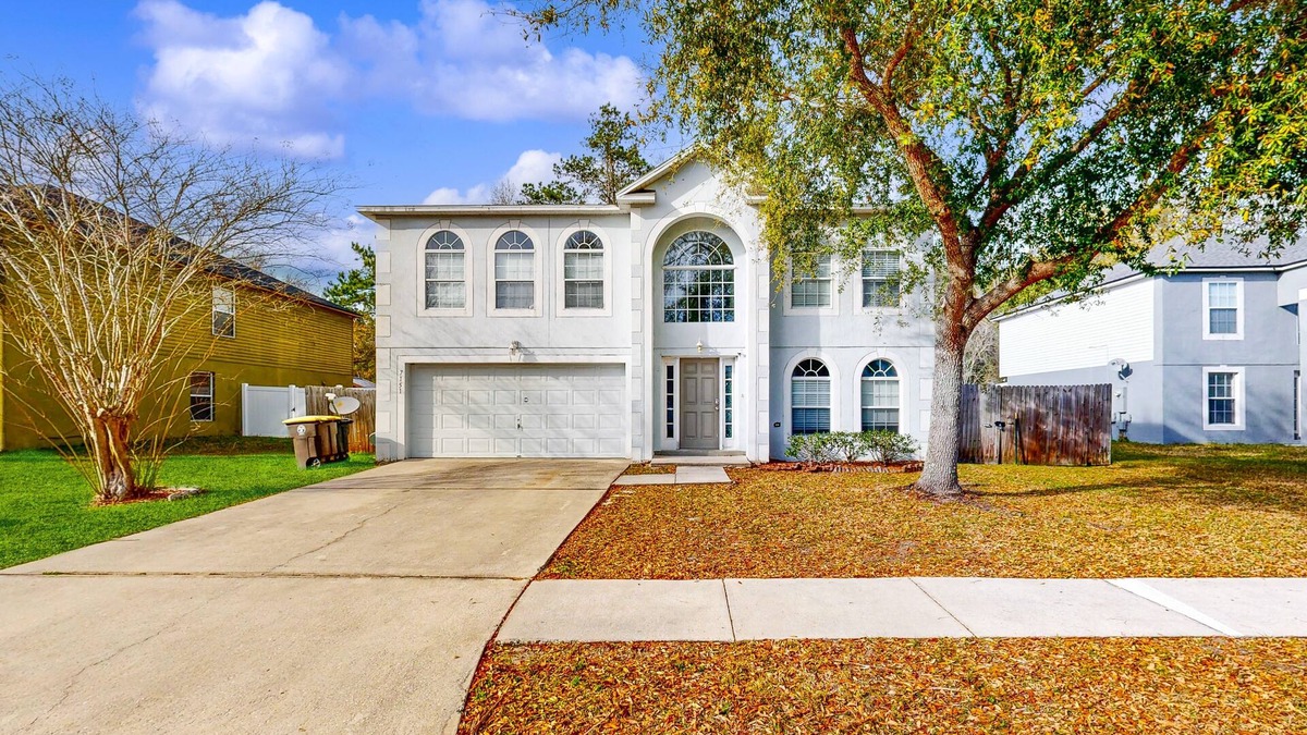 Northside House | Royal Retreat with enclosed yard and screened in back patio