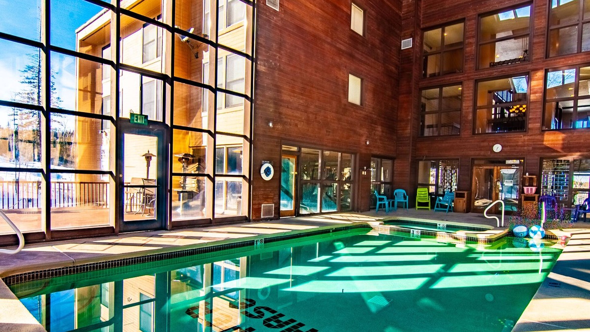 Brian Head Condo | Royal Vista II, Pool & Hot-Tub, Ski-I/O, 3 BR, 2 Bath, Sleeps 8