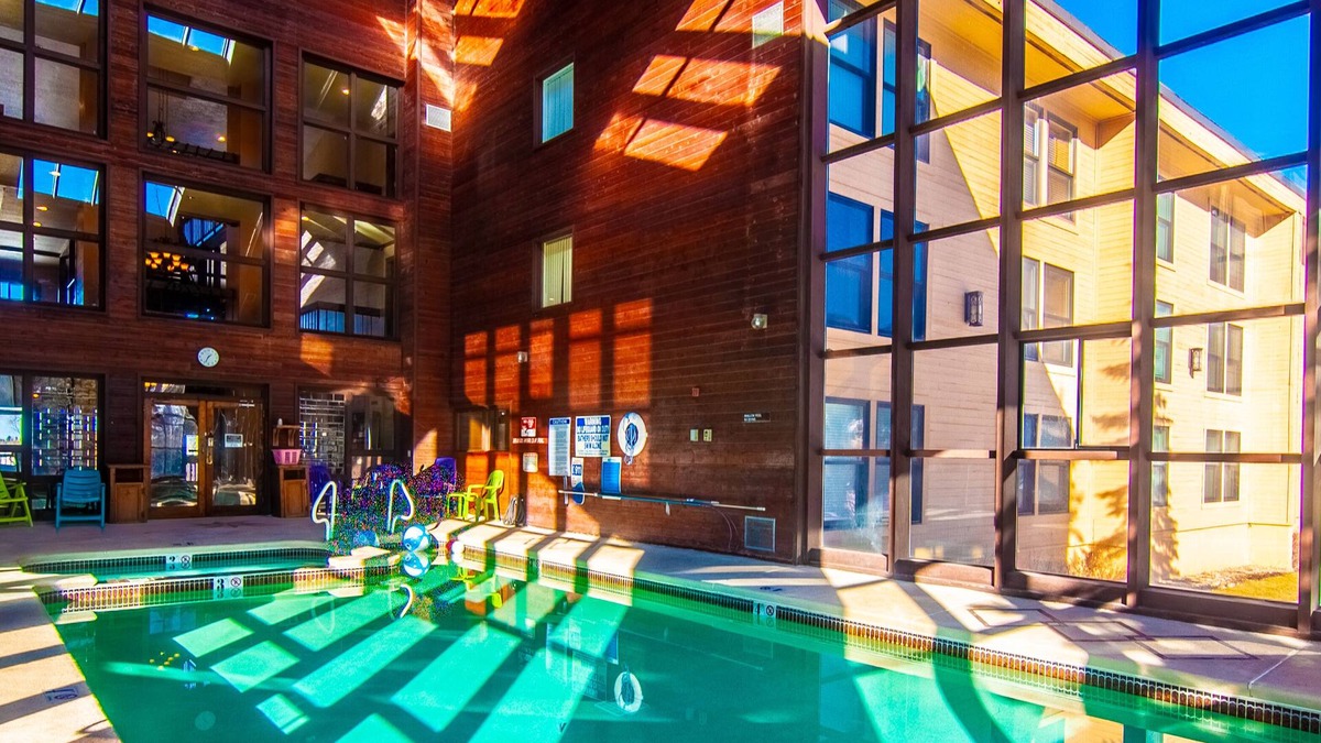 Brian Head Condo | Royal Vista III, Pool & Hot-Tub, Ski-I/O, 2 BR, 2 Bath, Sleeps 6