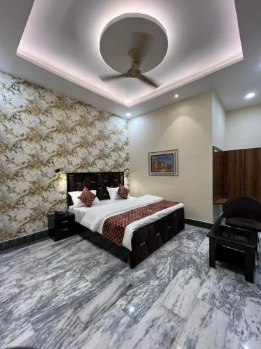 Mahmoorganj House | Ruby Home Stay