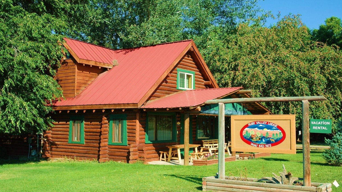 Sheridan Cabin | Ruby Valley Lodge; Log Lodge nestled near Downtown Sheridan Montana