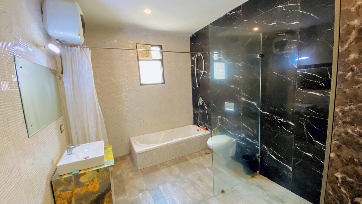 Vrindavan Villa | Rudra inn 3BHK Villanear All Mandirs Vrindavan