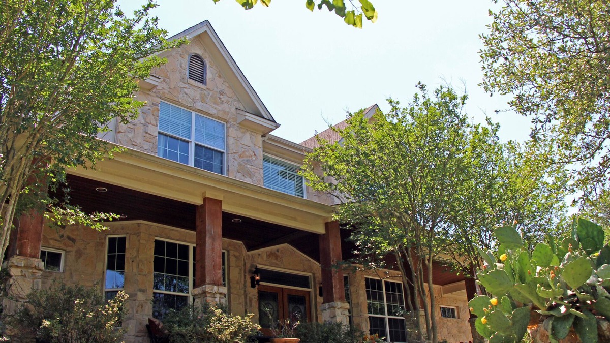 Austin House | "Rudy's Nest" 2-acre Hill Country Home Between Dripping Springs and Austin, TX
