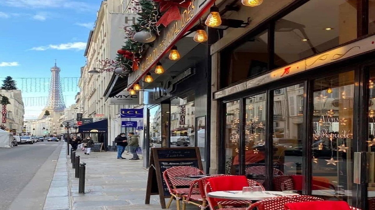 Quartier des Invalides Apartment | Rue Bourgogne-St Germain Des Pres,representing height of luxury Parisian living