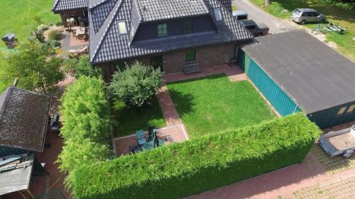 Garz/Rugen Apartment | Ruhige FeWo mit eingezäunten Garten - familienfreundlich