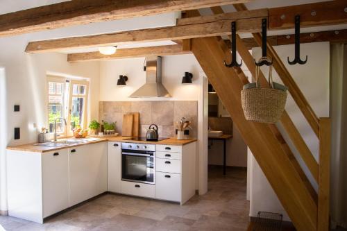 Kloster Tempzin House | Ruhiger Rückzugsort mit Kamin & Garten, für Paare