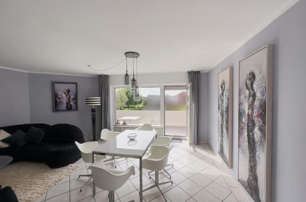 Juelich Apartment | Ruhiges Juwel: frisch renoviert 100 qm