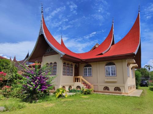 Sumatra Villa | Rumah Gadang Puti Bungsu
