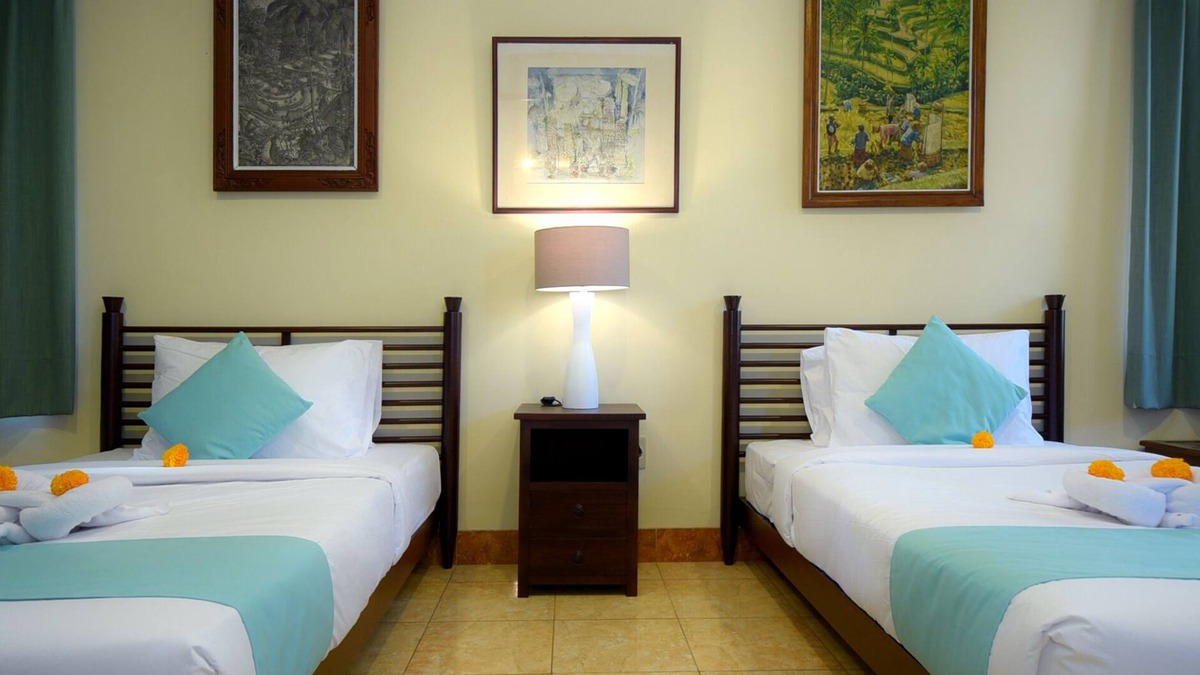 Penestanan House | Rumah Ganesha-Twin bedroom with tropical serenity in the ubud center