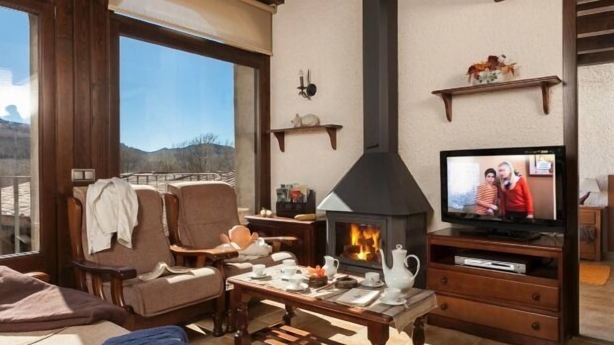 Sant Joan de Les Abadesses Cottage | Rural house (full rental) Mas la Batllia for 6 people