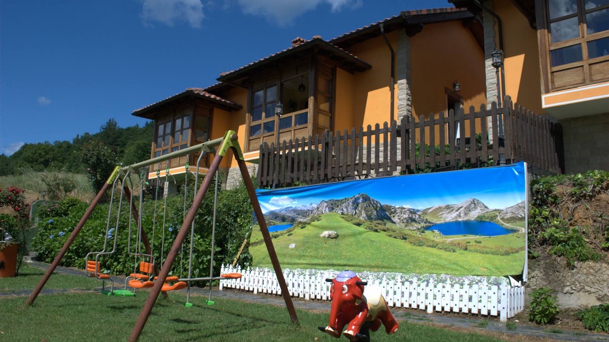 San Juan de Parres Apartment | Rural apartment Aptos Mirador Picos de Europa for 7 people